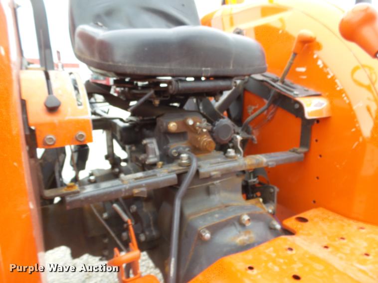 image for item DB1781 2007 Kubota L4400 tractor