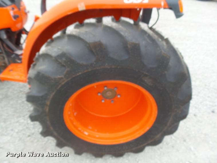 image for item DB1781 2007 Kubota L4400 tractor