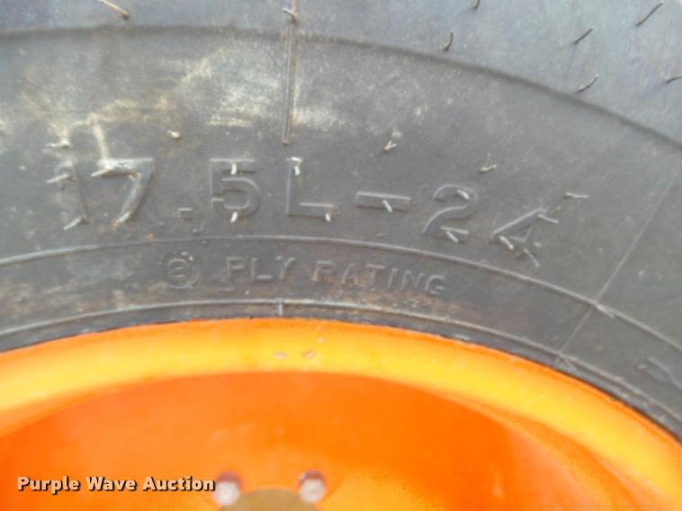 image for item DB1781 2007 Kubota L4400 tractor