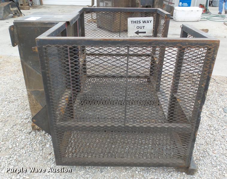 image for item DB1782 Steel man basket