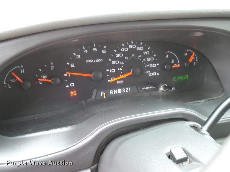 image for item DB2272 2005 Ford E350 Super Duty shuttle bus