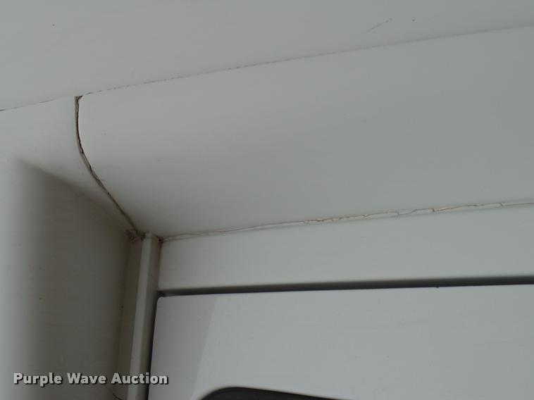 image for item DB2272 2005 Ford E350 Super Duty shuttle bus