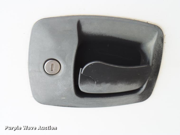 image for item DB2272 2005 Ford E350 Super Duty shuttle bus