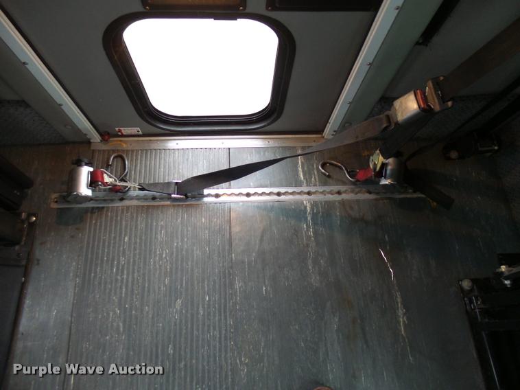 image for item DB2273 2005 Ford E350 Super Duty shuttle bus