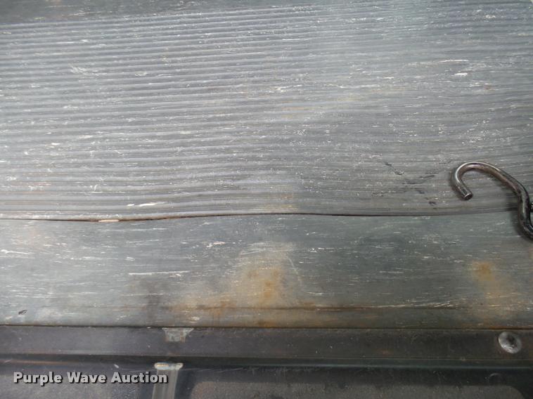 image for item DB2273 2005 Ford E350 Super Duty shuttle bus