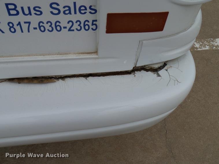 image for item DB2273 2005 Ford E350 Super Duty shuttle bus