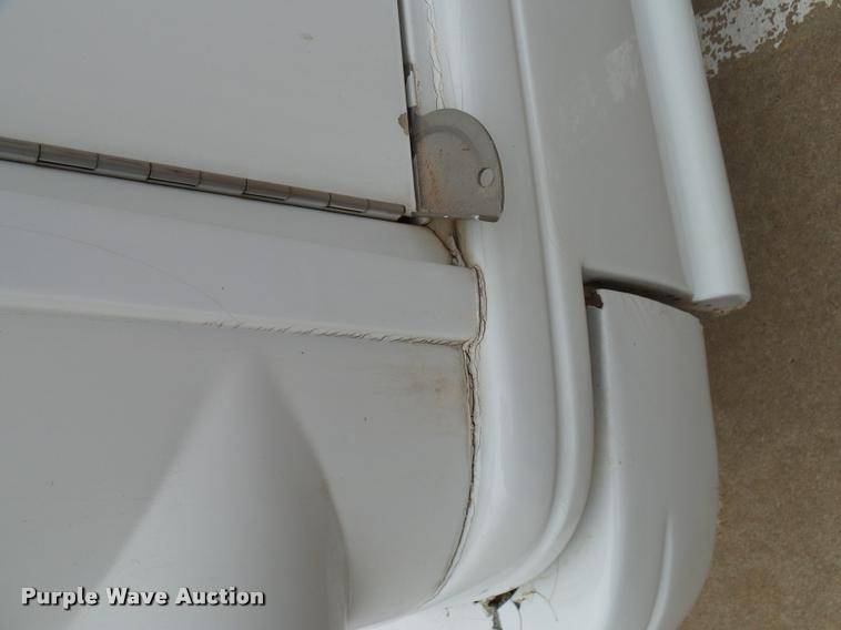 image for item DB2273 2005 Ford E350 Super Duty shuttle bus