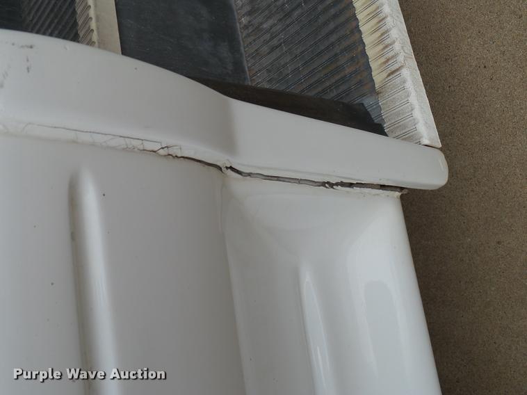 image for item DB2273 2005 Ford E350 Super Duty shuttle bus