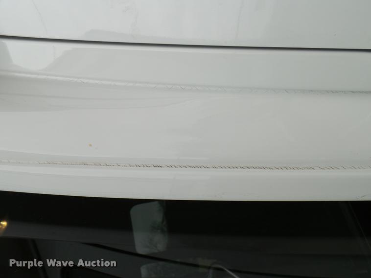 image for item DB2273 2005 Ford E350 Super Duty shuttle bus