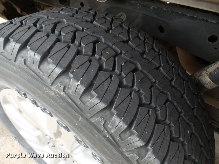 image for item DB2293 2012 Ford F150 Platinum SuperCrew pickup truck