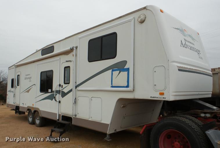 image for item DB2295 2004 Fleetwood camper