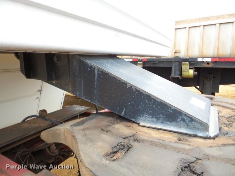 image for item DB2295 2004 Fleetwood camper