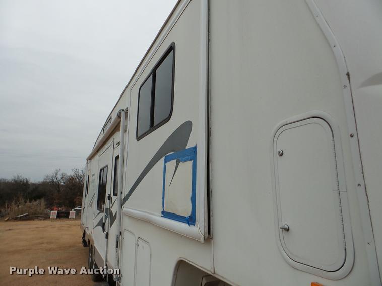 image for item DB2295 2004 Fleetwood camper