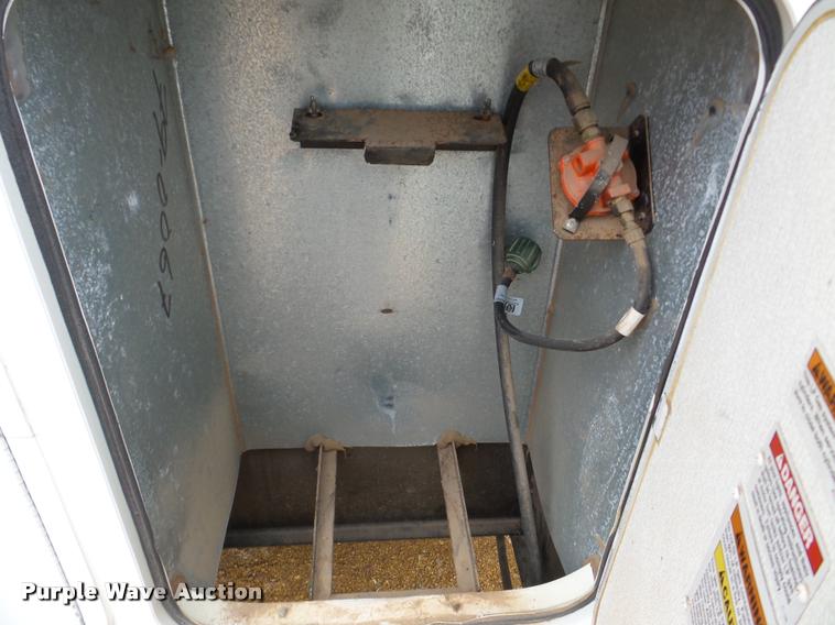 image for item DB2295 2004 Fleetwood camper