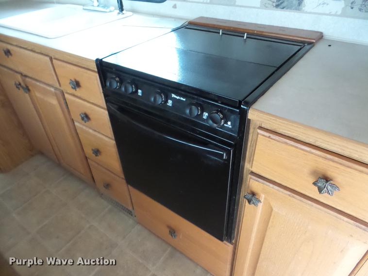 image for item DB2295 2004 Fleetwood camper