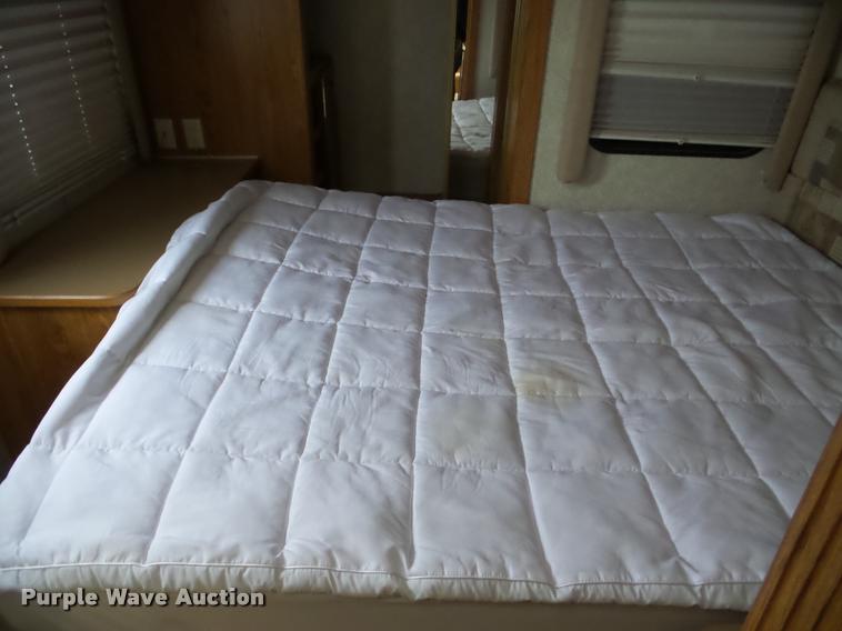 image for item DB2295 2004 Fleetwood camper