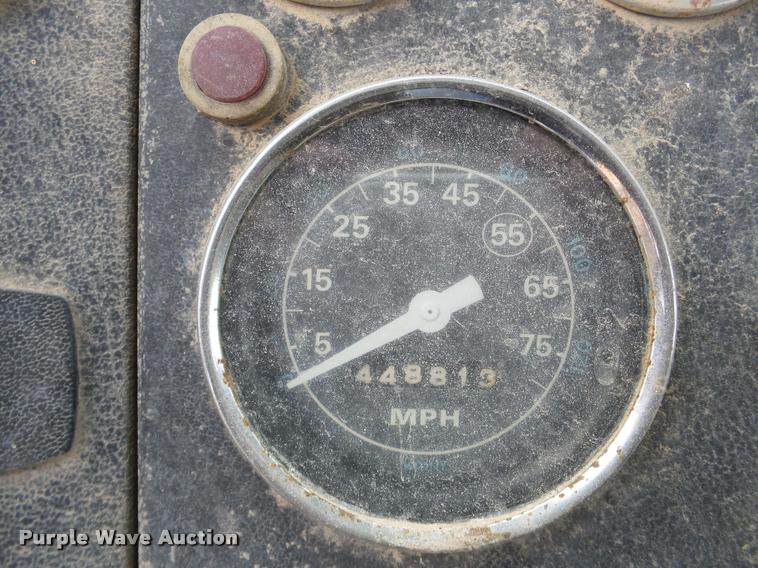 image for item DB5403 1985 Ford LN9000 flatbed truck