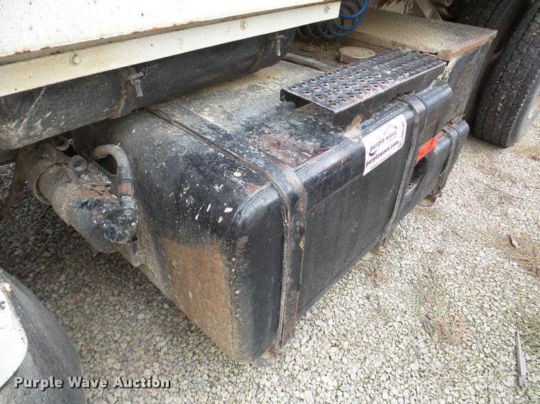 image for item DB5403 1985 Ford LN9000 flatbed truck