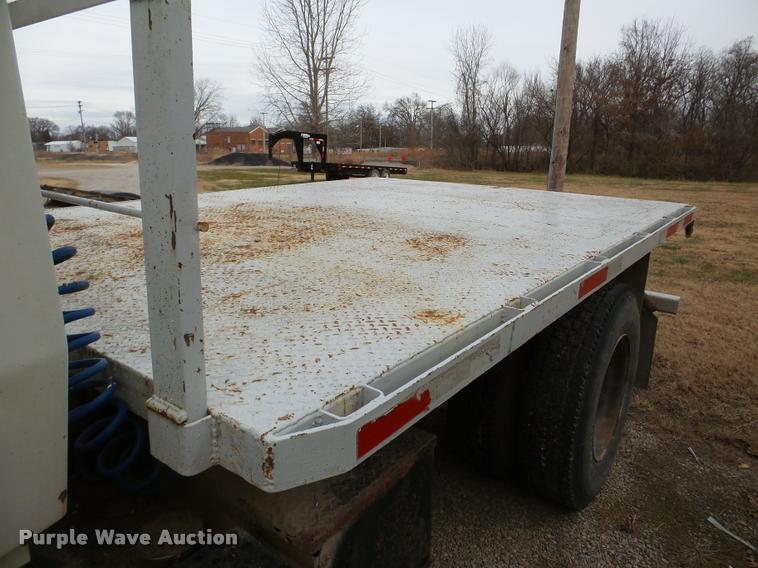 image for item DB5403 1985 Ford LN9000 flatbed truck