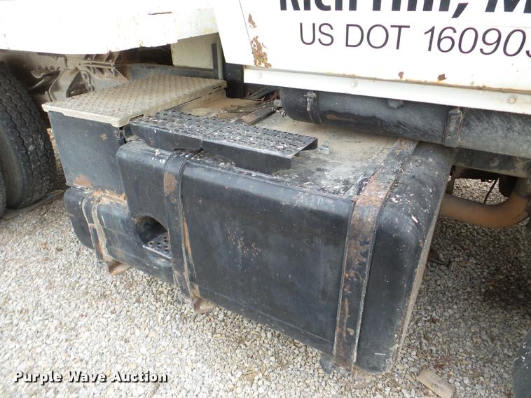 image for item DB5403 1985 Ford LN9000 flatbed truck