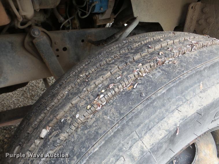 image for item DB5403 1985 Ford LN9000 flatbed truck