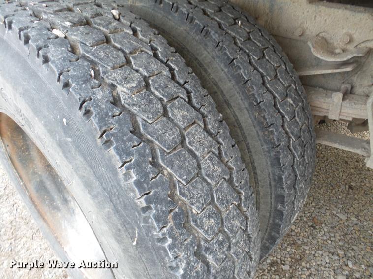 image for item DB5403 1985 Ford LN9000 flatbed truck