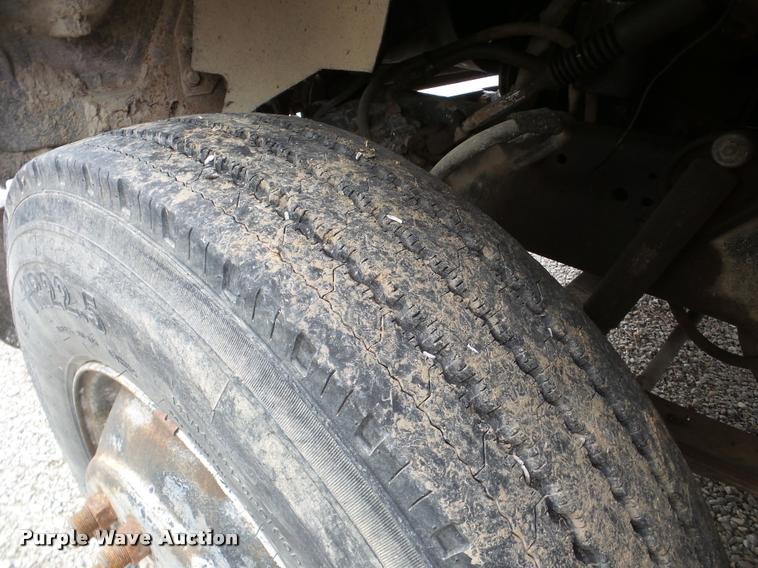 image for item DB5403 1985 Ford LN9000 flatbed truck