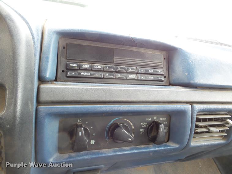 image for item DB5405 1995 Ford F250 flatbed pickup truck