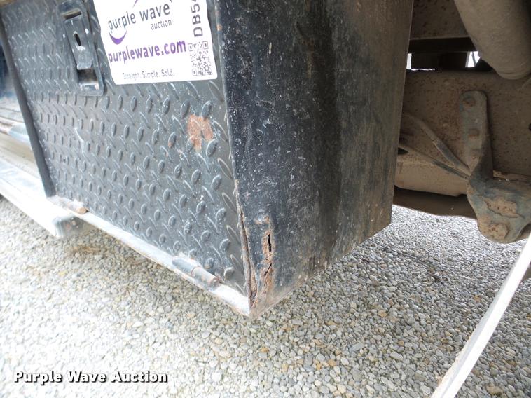 image for item DB5405 1995 Ford F250 flatbed pickup truck