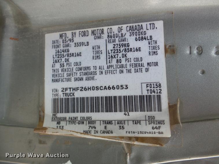 image for item DB5405 1995 Ford F250 flatbed pickup truck