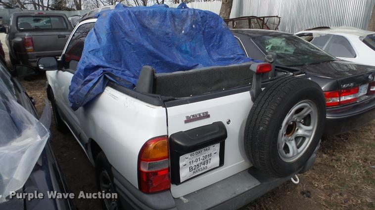 image for item DG9504 2003 Chevrolet Tracker SUV