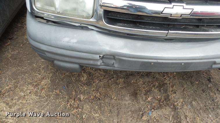 image for item DG9504 2003 Chevrolet Tracker SUV