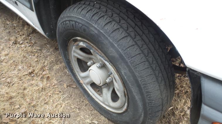 image for item DG9504 2003 Chevrolet Tracker SUV