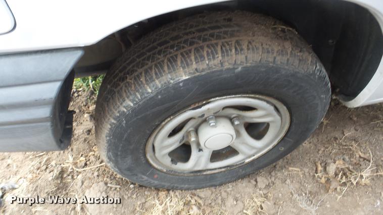 image for item DG9504 2003 Chevrolet Tracker SUV