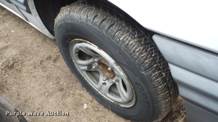 image for item DG9504 2003 Chevrolet Tracker SUV