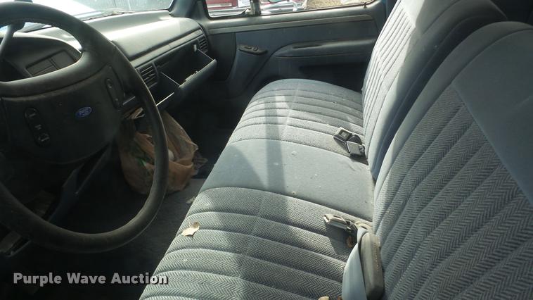 image for item DG9508 1993 Ford F150 SuperCab pickup truck