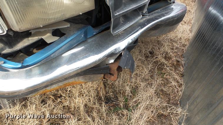 image for item DG9508 1993 Ford F150 SuperCab pickup truck