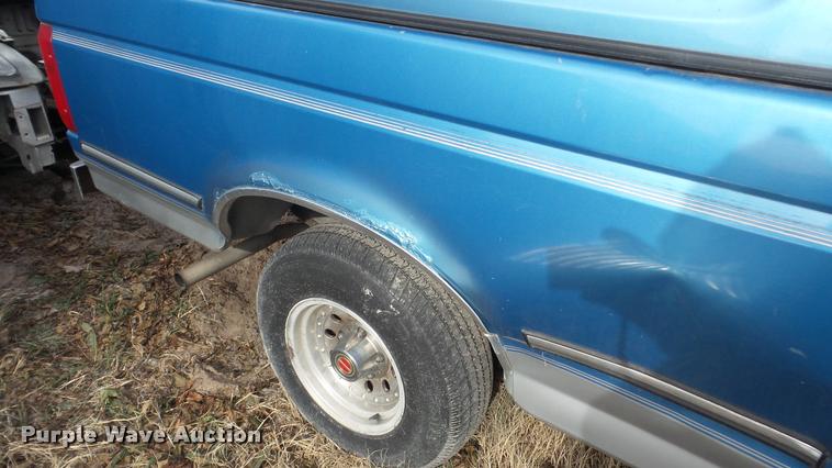 image for item DG9508 1993 Ford F150 SuperCab pickup truck
