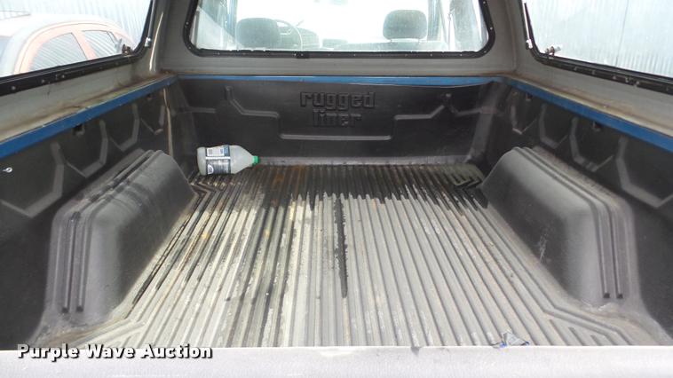 image for item DG9508 1993 Ford F150 SuperCab pickup truck