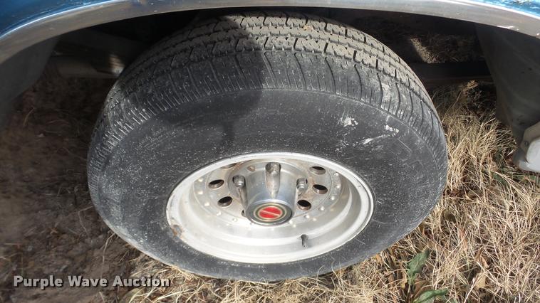 image for item DG9508 1993 Ford F150 SuperCab pickup truck