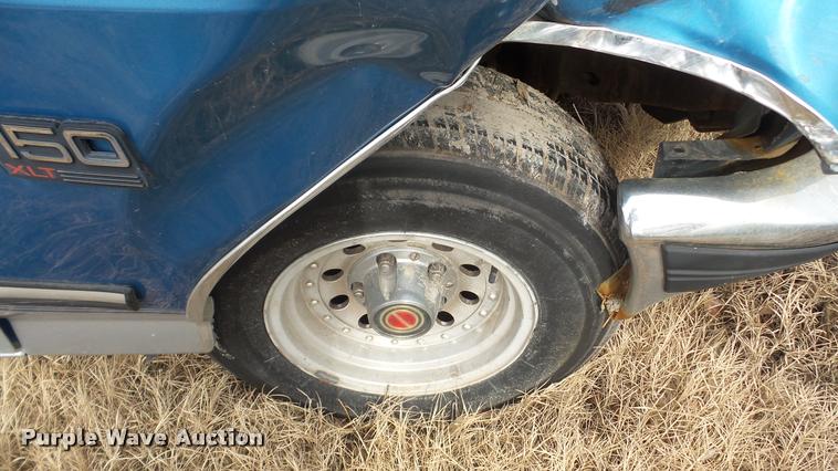 image for item DG9508 1993 Ford F150 SuperCab pickup truck