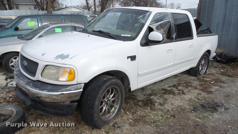 image for item DG9514 2001 Ford F150 SuperCrew pickup truck
