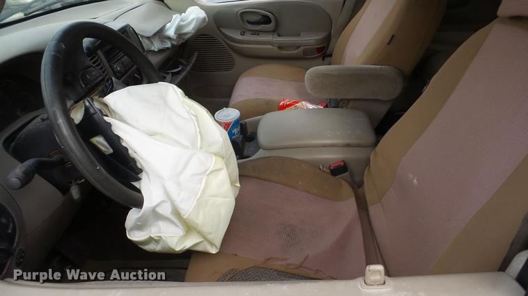 image for item DG9514 2001 Ford F150 SuperCrew pickup truck