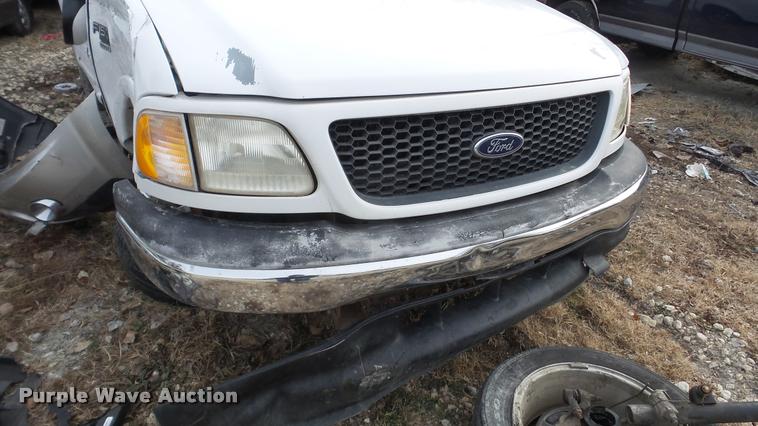 image for item DG9514 2001 Ford F150 SuperCrew pickup truck