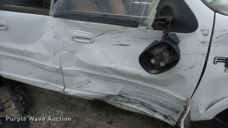 image for item DG9514 2001 Ford F150 SuperCrew pickup truck