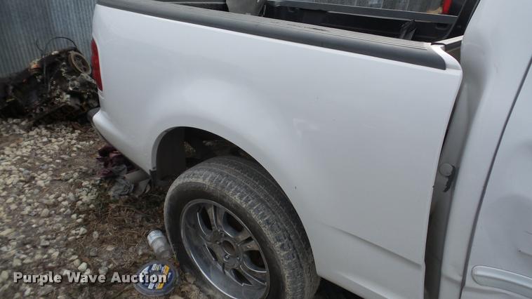 image for item DG9514 2001 Ford F150 SuperCrew pickup truck