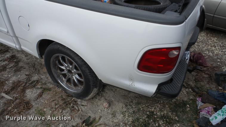 image for item DG9514 2001 Ford F150 SuperCrew pickup truck