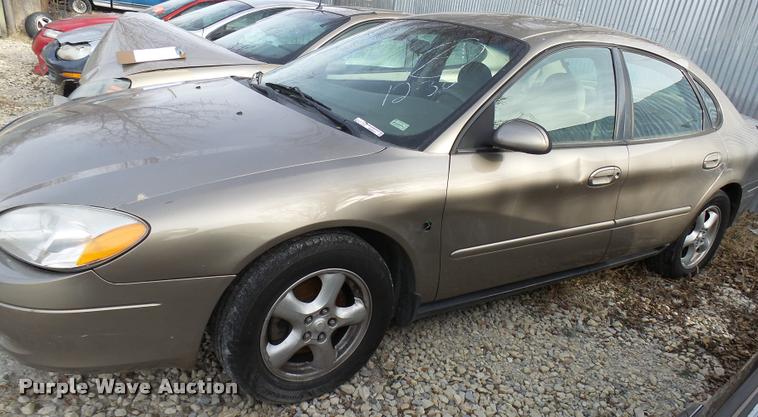image for item DG9517 2002 Ford Taurus SE