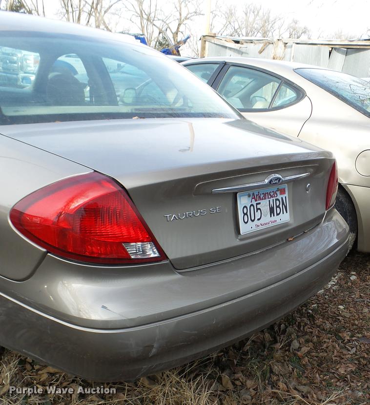 image for item DG9517 2002 Ford Taurus SE