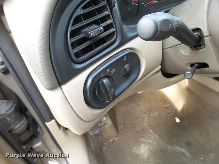 image for item DG9517 2002 Ford Taurus SE